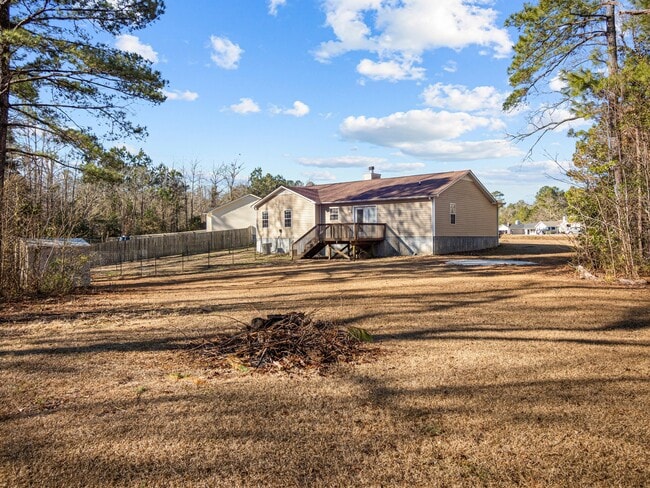 Building Photo - 218 Winterberry Ct
