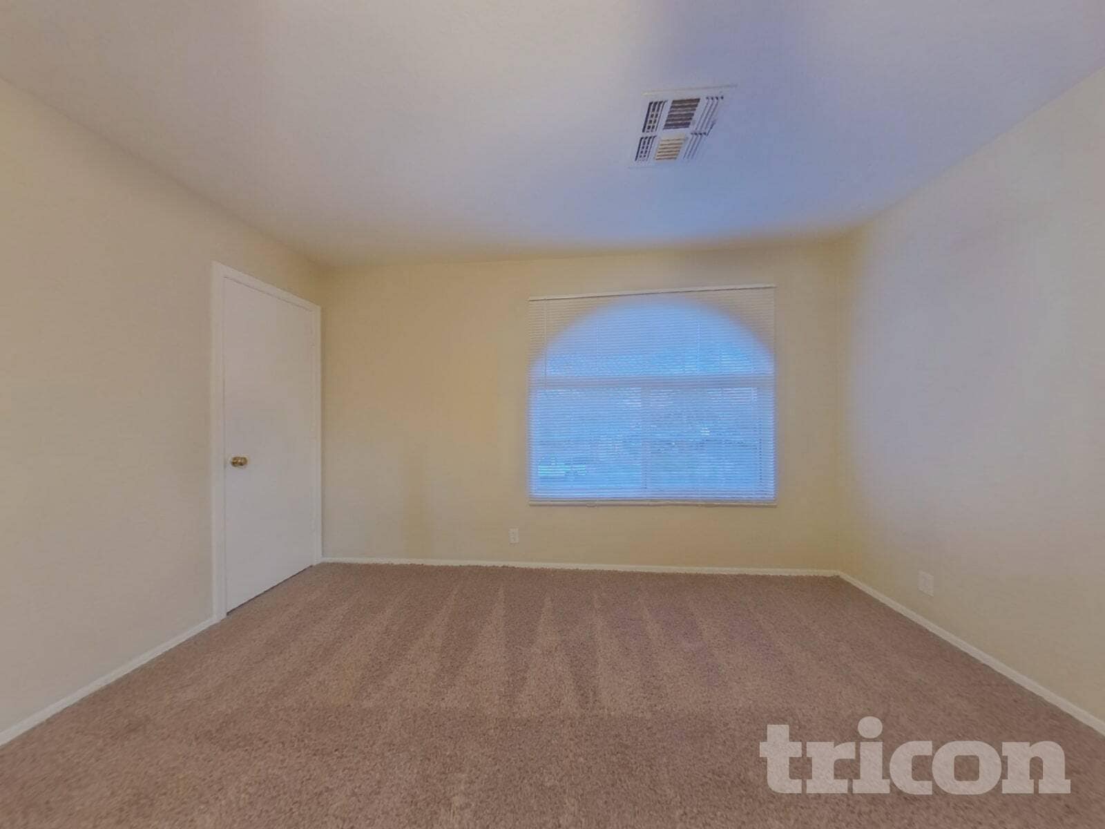 Building Photo - 1388 S Portland Ave