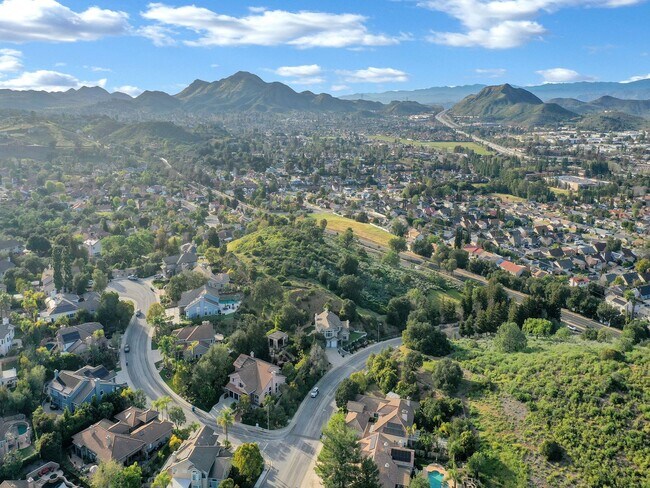 Building Photo - Spacious Newbury Park Rental | Grand Entry, Bonus Room & Covered Patio