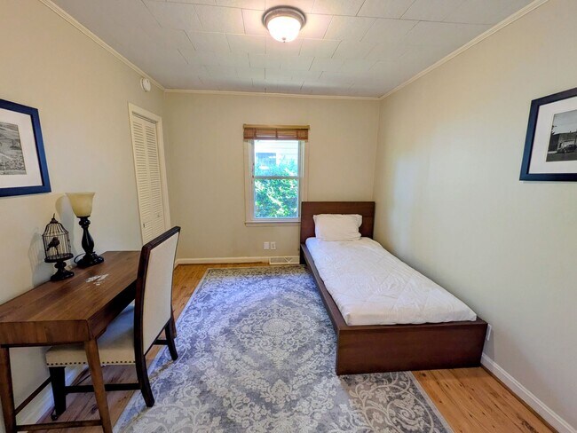 Building Photo - 1126 Martin St