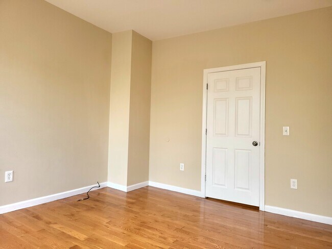 Middle Bedroom - 501 S 10th St