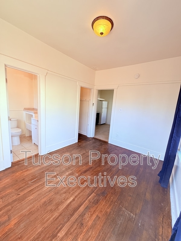 Building Photo - 724 E Drachman St