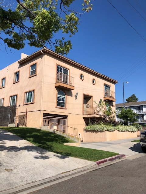 Primary Photo - 3501 Military Ave
