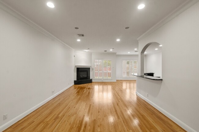 Building Photo - 5351 McCulloch Cir