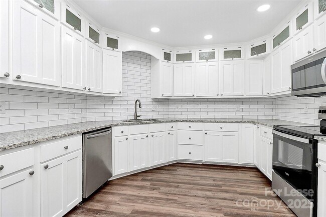 Building Photo - 1540 Nichole Ln