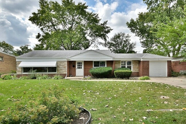 Primary Photo - 6750 N Kostner Ave