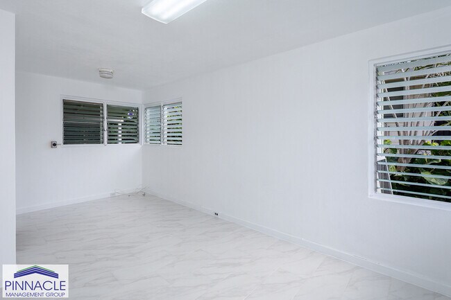 Building Photo - 1115-C Hassinger St #2