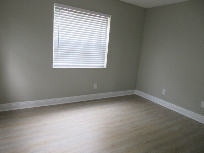 Building Photo - 4065 NW 114th Ave