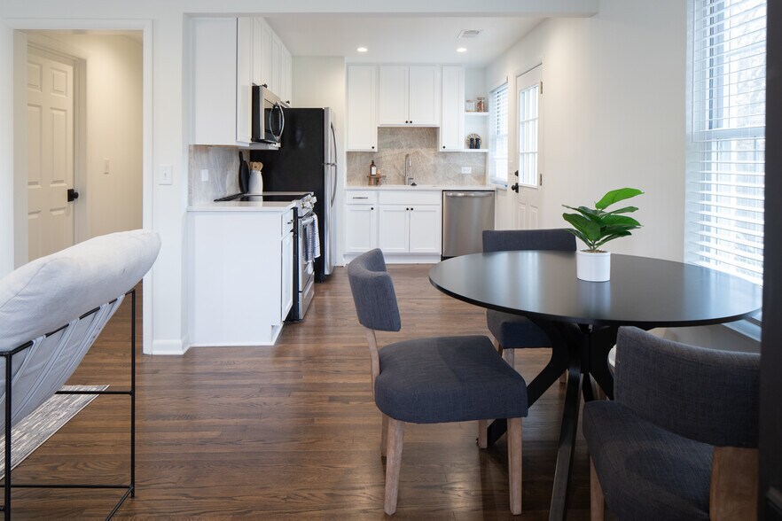 Building Photo - 203 Leake Ave