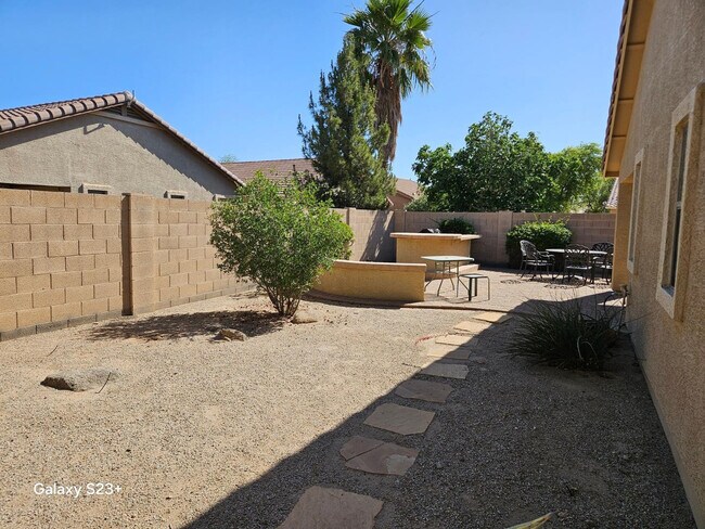 Building Photo - 2922 E Sierrita Rd