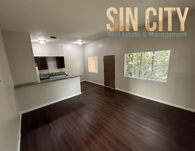 Building Photo - 2659 S Van Patten St