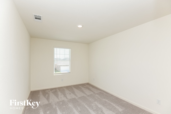 Building Photo - 8356 Hawkview Dr