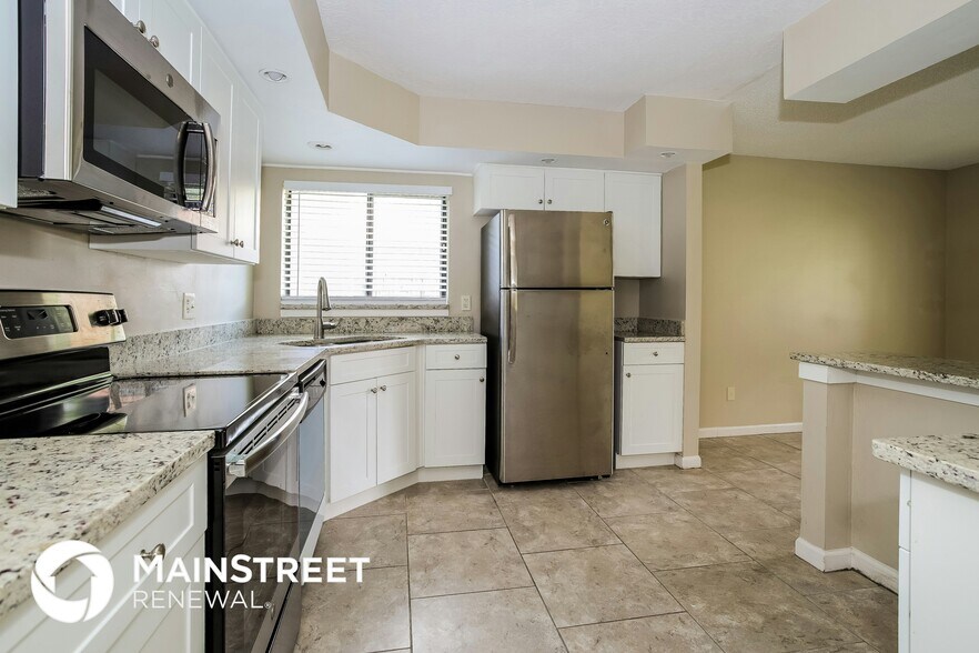 Building Photo - 5625 Westview Dr