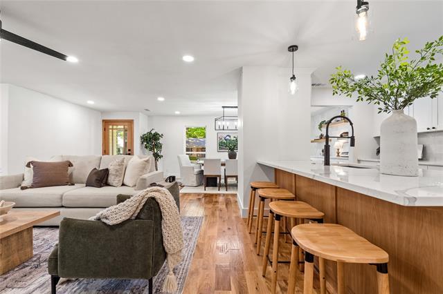 Building Photo - 7741 La Avenida Dr