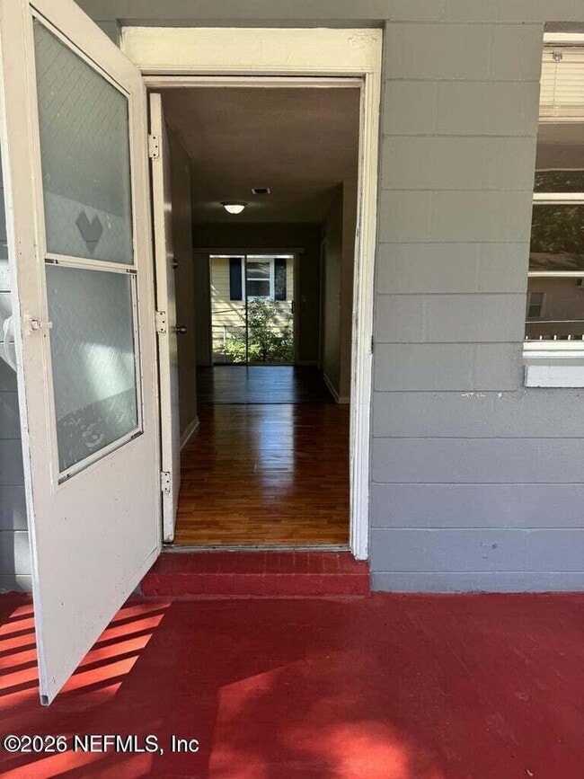 Building Photo - 2706 Palafox St