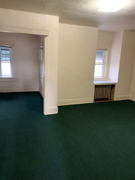 Building Photo - 413 Semple St