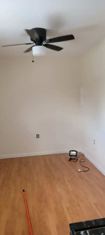 Building Photo - 115 5th St NE