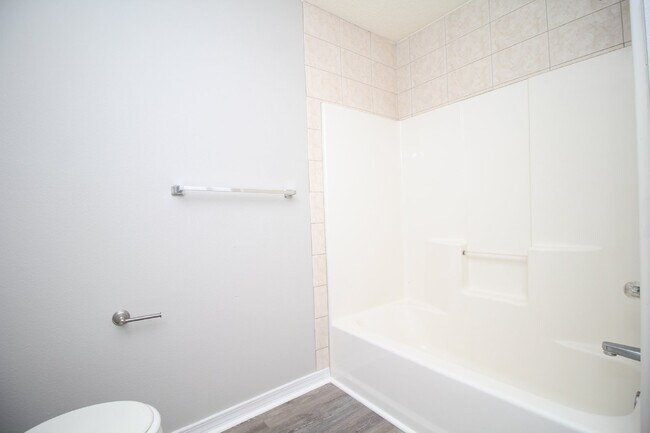 Building Photo - Updated 3BD Patio Home in Gulf Breeze High...