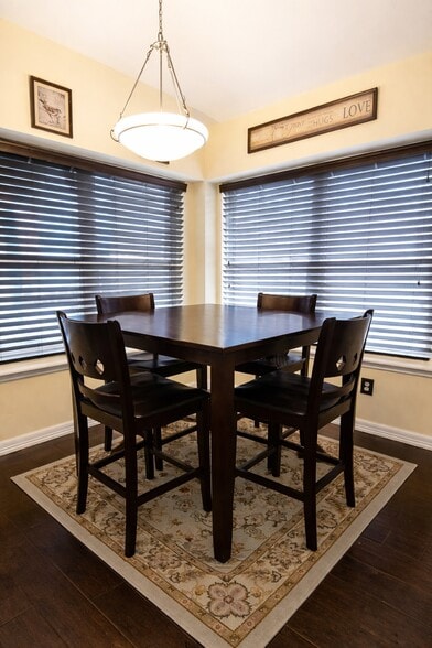 Breakfast Nook - 1639 Churchill Ln