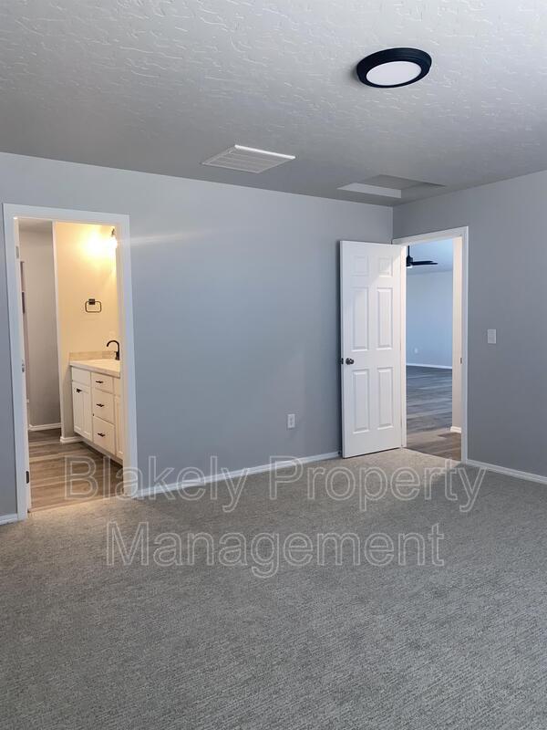 Building Photo - 1415 Carrol Town Wy