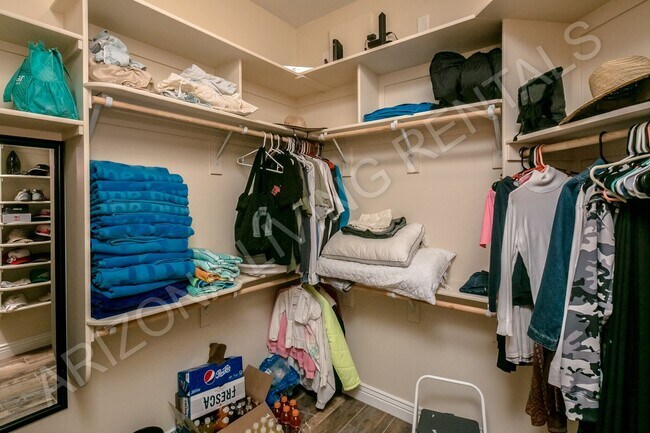 Building Photo - FURNISHED AVAILABLE JANUARY 2027 - MARCH 2027