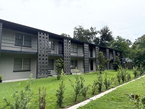 Building Photo - **TP**Ramona Lane