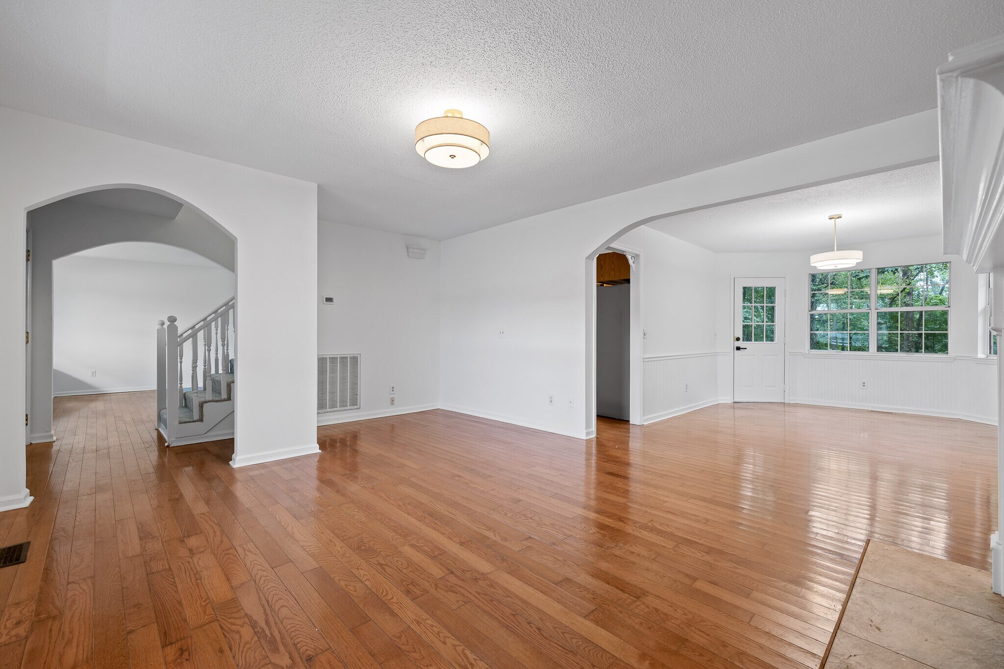 Building Photo - 224 N Brent Dr