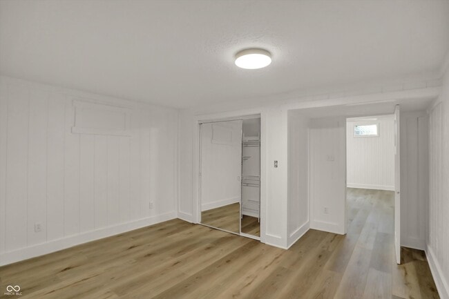 Building Photo - 3037 Golfview Dr