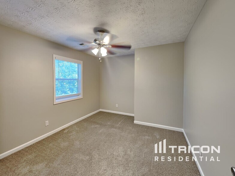 Building Photo - 3721 Cherokee Overlook Dr