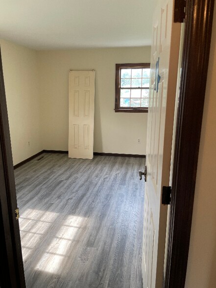 Building Photo - 5876 Mall View Ct