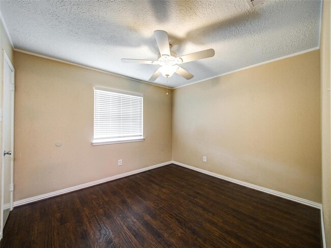 Building Photo - 6727 Harpers Dr