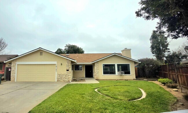 Building Photo - 1010 Nez Perce Dr