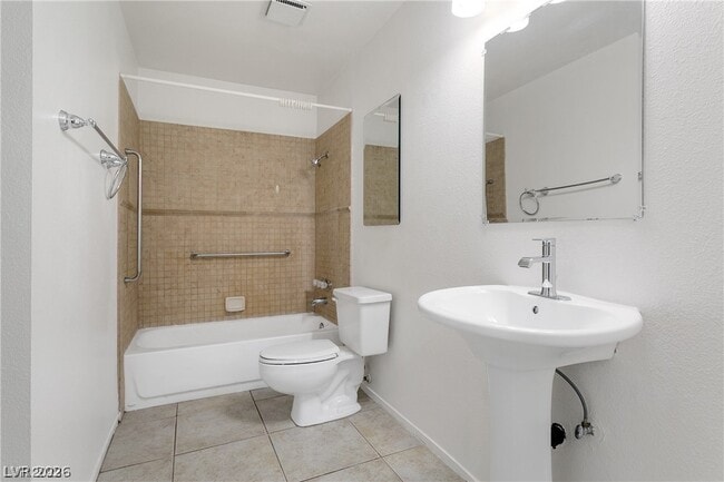 Building Photo - 2451 Domingo St