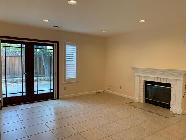 Building Photo - 18380 Murphy Springs Dr