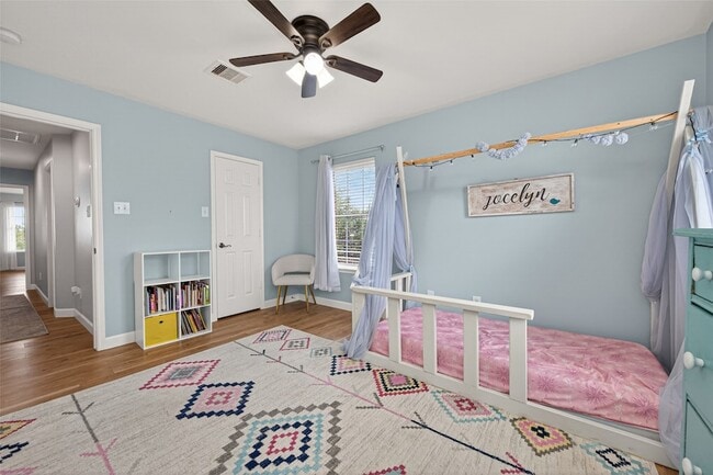 Building Photo - 3329 Oak Dale Way