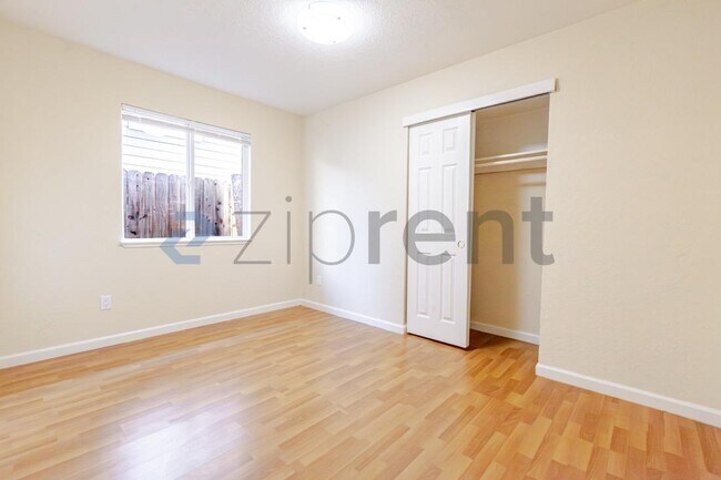 Building Photo - 3520 Y St