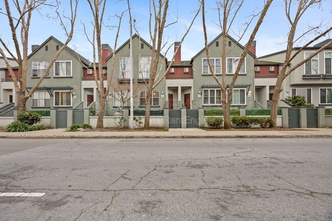 Building Photo - 616 Atherton Pl