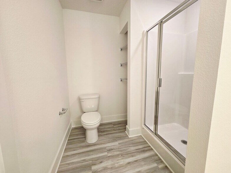 Building Photo - 396 Salt Creek Lane