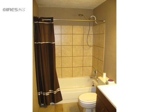 Building Photo - SUNNY 2 Bed, 2 Bath Townhome in Lafayette - Available July 5th