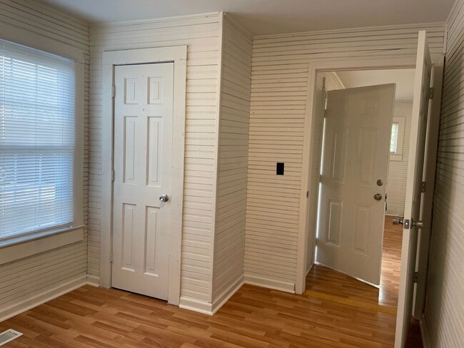 Building Photo - 2 BED, 1 BATH HOME LOCATED IN ASHEBORO OFF...
