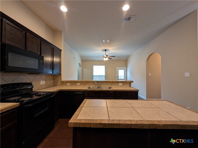 Building Photo - 298 Rosalie Dr
