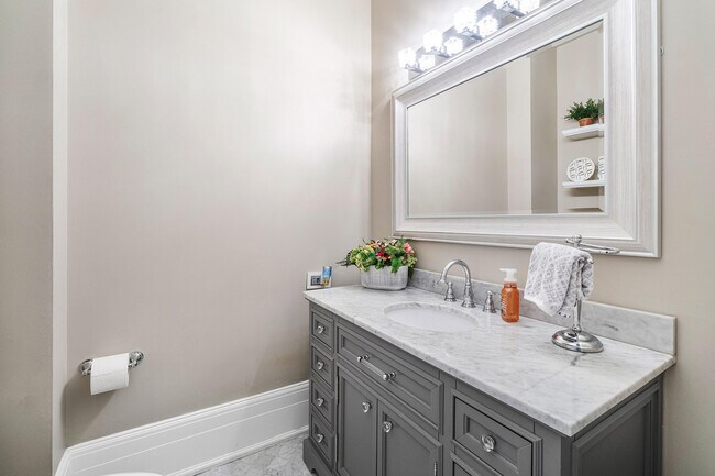 Building Photo - 16356 Bridlewood Cir