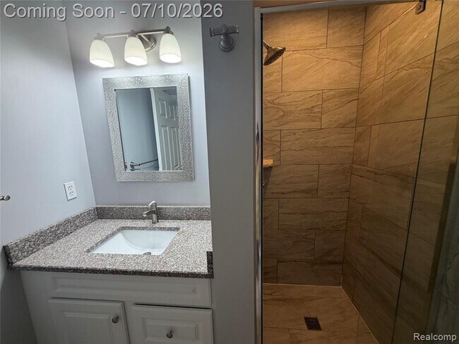 Building Photo - 29415 Glen Oaks Blvd E