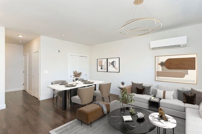 Primary Photo - 301 W Franklin St