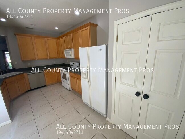 Building Photo - 3429 Parkridge Cir