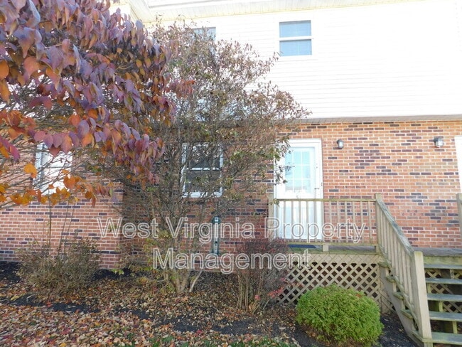 Building Photo - 219 Cardinal Wy