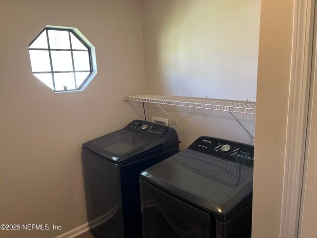 Building Photo - 410 Jax Estates Dr N