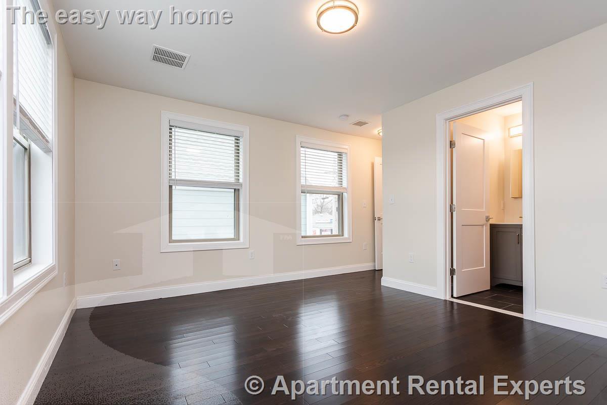 Building Photo - 476 Fulton St