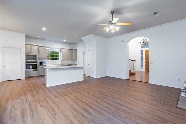 Building Photo - 3731 Charter Dr