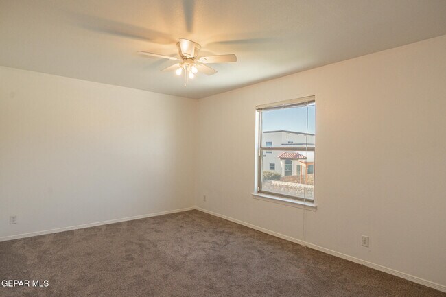 Building Photo - 1497 Dunlin Pl